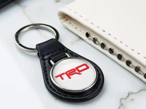 Toyota TRD Llavero Acrílico Fuerza Chic Diseño Deriva